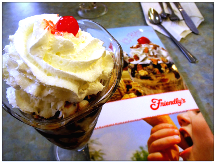Friendly's sundae