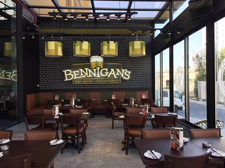 Bennigan's Restaurant